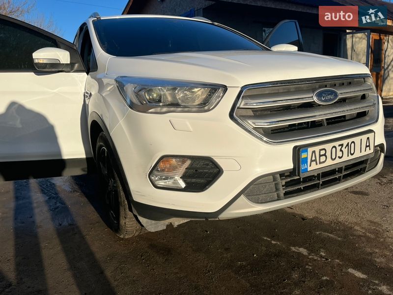Внедорожник / Кроссовер Ford Kuga 2019 в Виннице