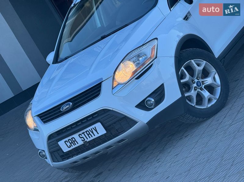 Позашляховик / Кросовер Ford Kuga 2010 в Стрию