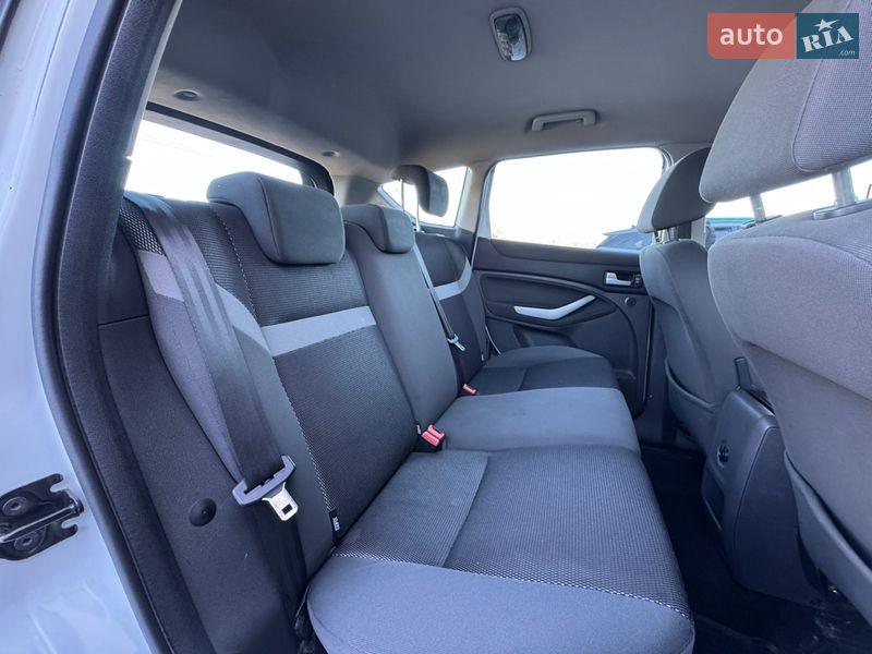 Позашляховик / Кросовер Ford Kuga 2010 в Стрию