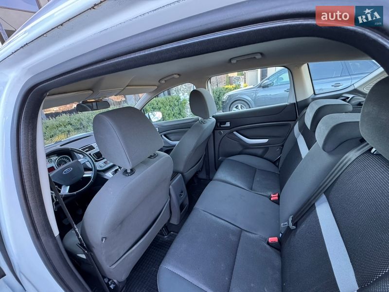 Позашляховик / Кросовер Ford Kuga 2010 в Стрию