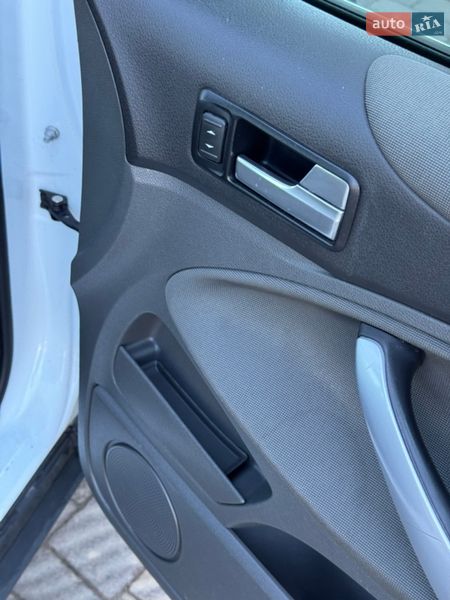 Позашляховик / Кросовер Ford Kuga 2010 в Стрию