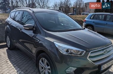 Позашляховик / Кросовер Ford Kuga 2017 в Львові