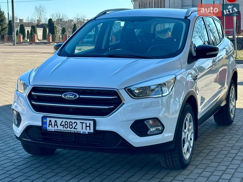 Позашляховик / Кросовер Ford Kuga 2018 в Житомирі