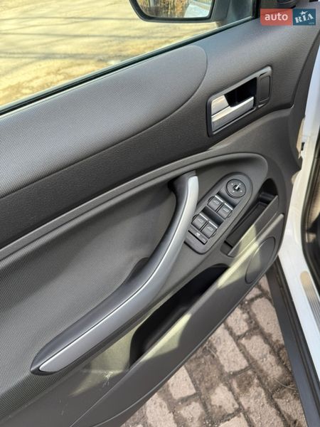 Внедорожник / Кроссовер Ford Kuga 2012 в Черновцах