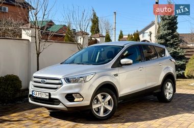 Внедорожник / Кроссовер Ford Kuga 2017 в Виннице