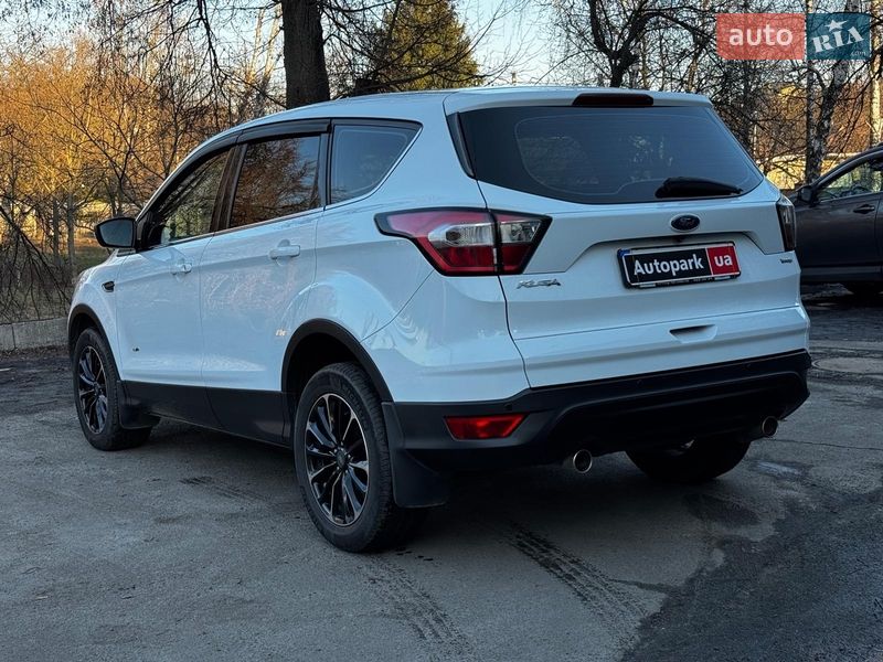 Внедорожник / Кроссовер Ford Kuga 2017 в Киеве