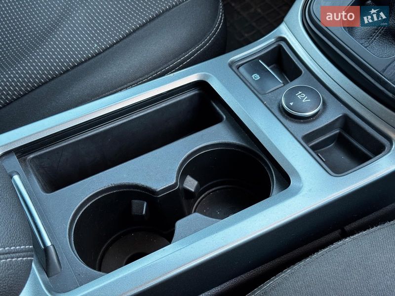 Внедорожник / Кроссовер Ford Kuga 2017 в Киеве