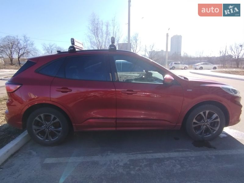 Внедорожник / Кроссовер Ford Kuga 2020 в Харькове