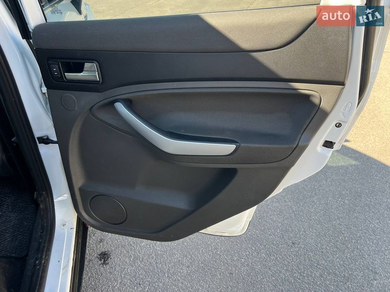 Внедорожник / Кроссовер Ford Kuga 2011 в Чернигове