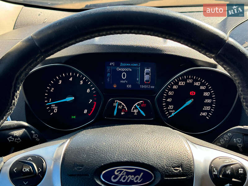 Внедорожник / Кроссовер Ford Kuga 2015 в Виннице