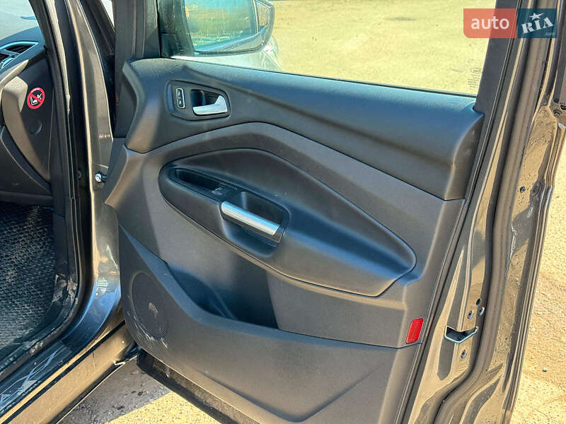 Внедорожник / Кроссовер Ford Kuga 2015 в Виннице