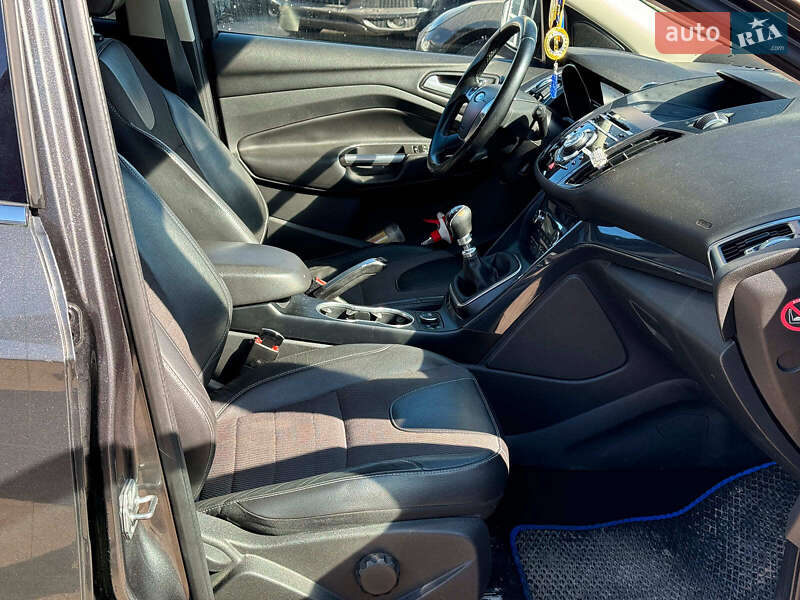 Внедорожник / Кроссовер Ford Kuga 2015 в Виннице