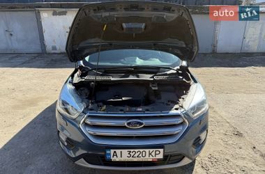 Внедорожник / Кроссовер Ford Kuga 2019 в Боярке