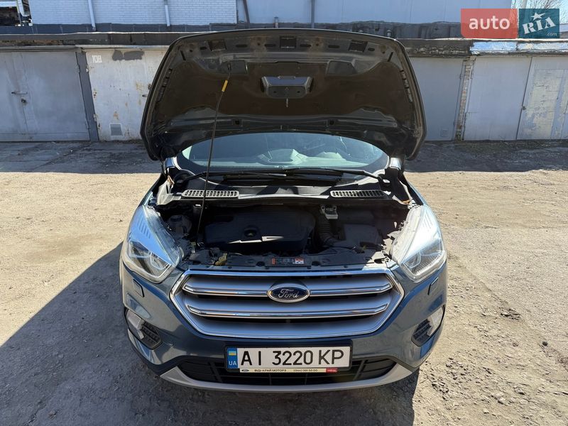 Внедорожник / Кроссовер Ford Kuga 2019 в Боярке