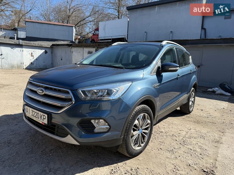 Внедорожник / Кроссовер Ford Kuga 2019 в Боярке