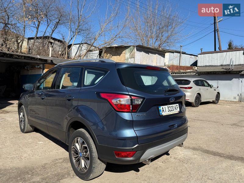Внедорожник / Кроссовер Ford Kuga 2019 в Боярке