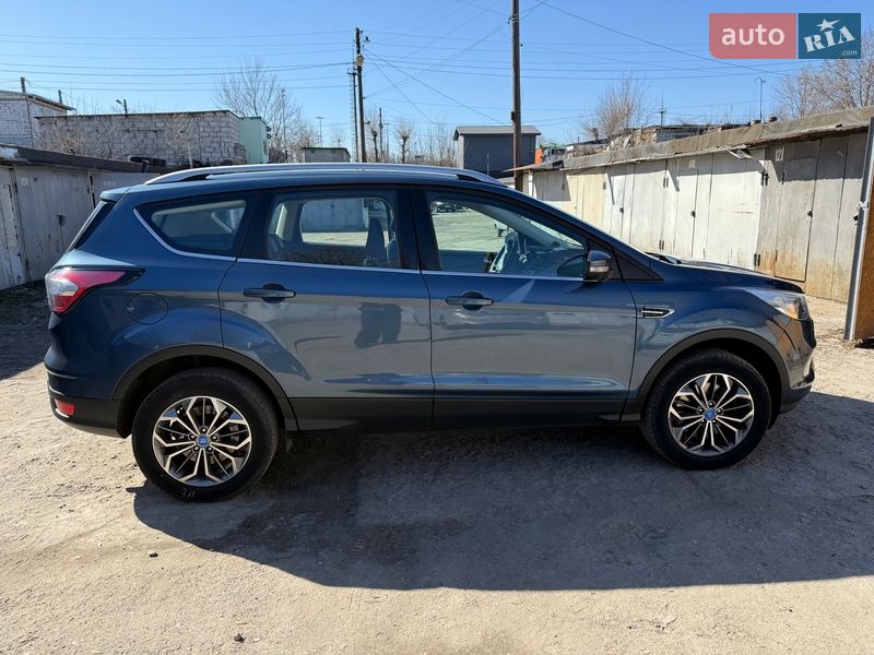 Внедорожник / Кроссовер Ford Kuga 2019 в Боярке