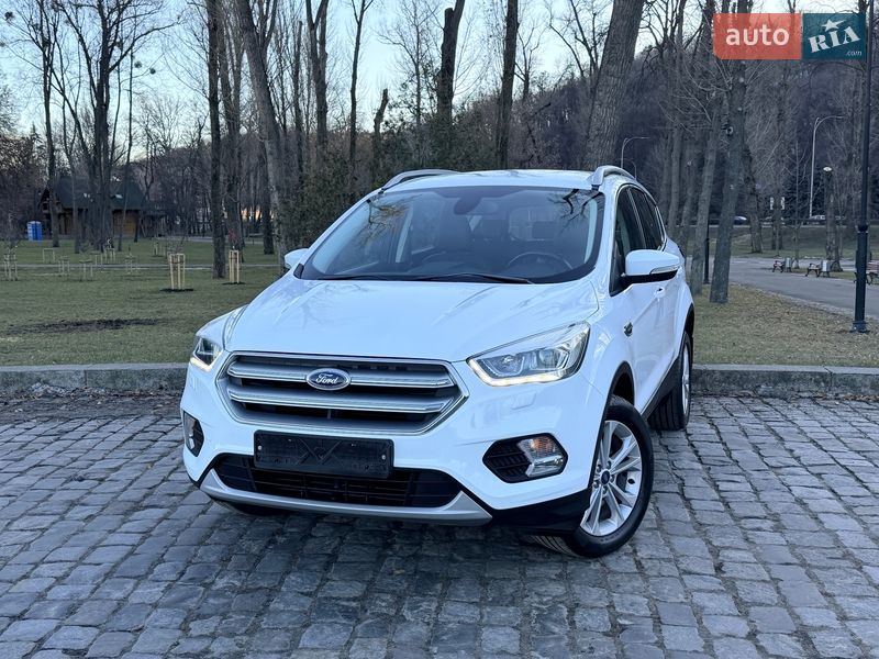 Позашляховик / Кросовер Ford Kuga 2019 в Києві