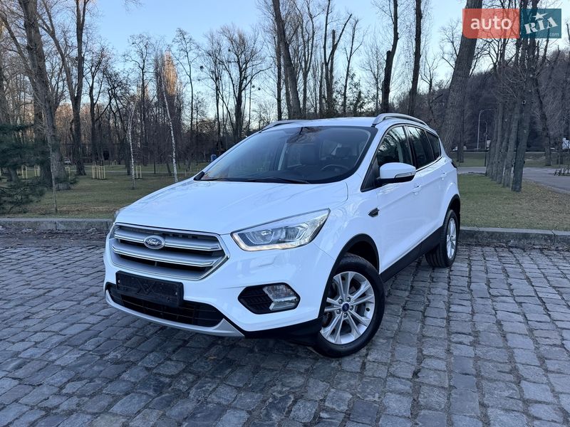 Позашляховик / Кросовер Ford Kuga 2019 в Києві