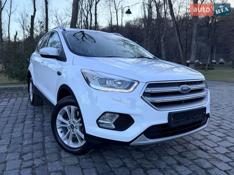 Позашляховик / Кросовер Ford Kuga 2019 в Києві