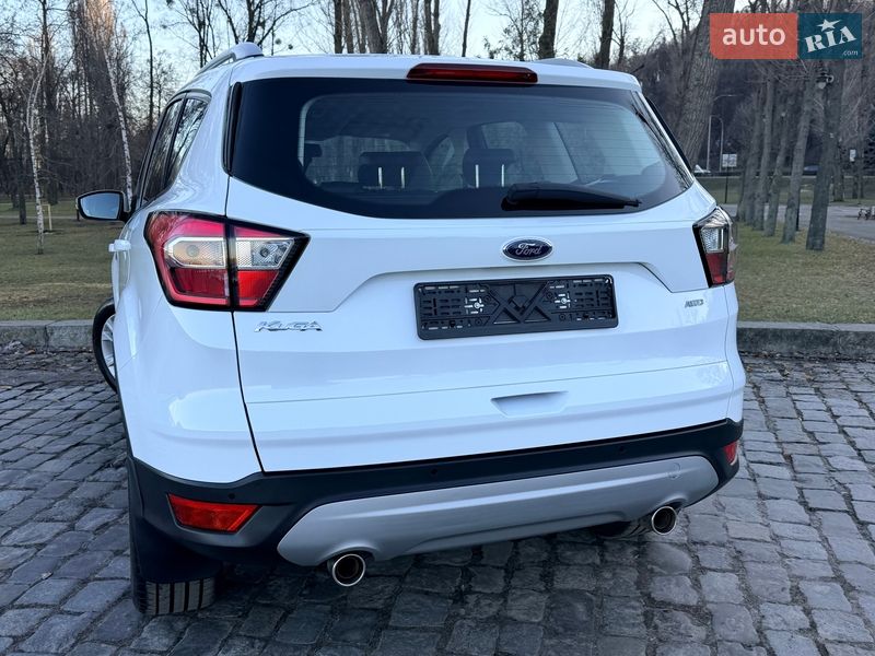 Позашляховик / Кросовер Ford Kuga 2019 в Києві