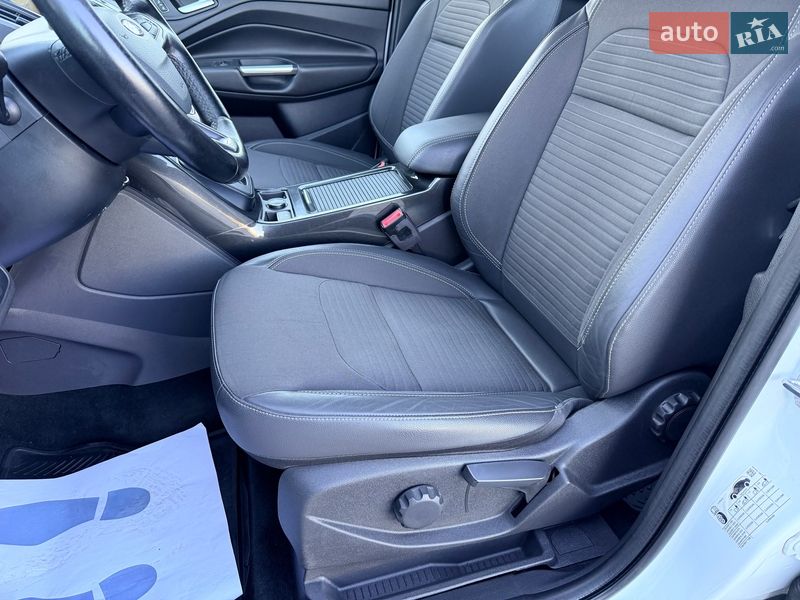 Позашляховик / Кросовер Ford Kuga 2019 в Києві