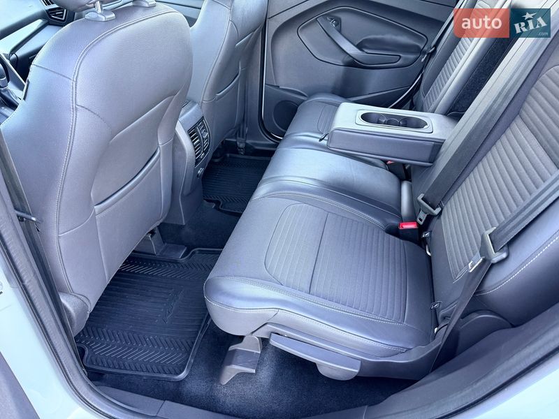 Позашляховик / Кросовер Ford Kuga 2019 в Києві