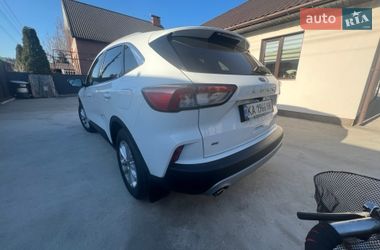 Позашляховик / Кросовер Ford Kuga 2021 в Києві