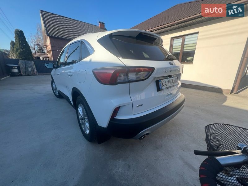 Позашляховик / Кросовер Ford Kuga 2021 в Києві