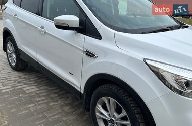 Внедорожник / Кроссовер Ford Kuga 2017 в Львове