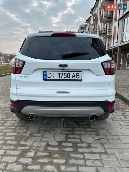 Внедорожник / Кроссовер Ford Kuga 2017 в Львове