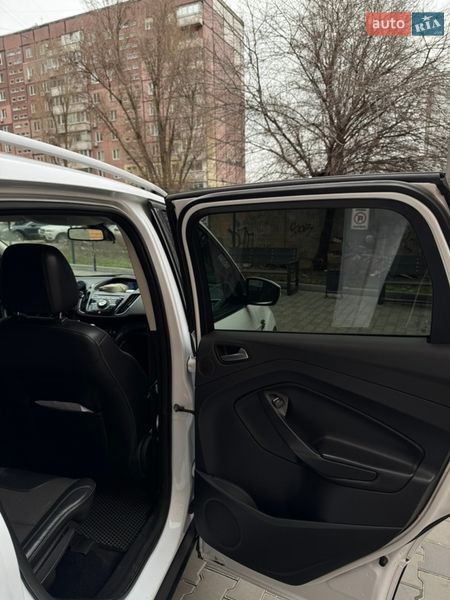 Внедорожник / Кроссовер Ford Kuga 2015 в Днепре фото 5 Внедорожник / Кроссовер Ford Kuga 2015 в Днепре