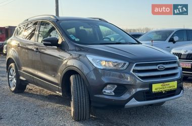 Внедорожник / Кроссовер Ford Kuga 2018 в Умани