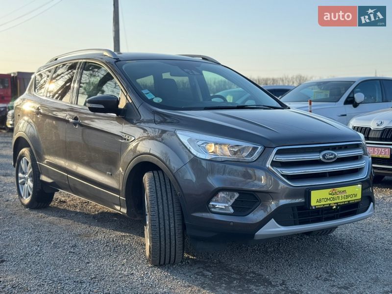 Внедорожник / Кроссовер Ford Kuga 2018 в Умани