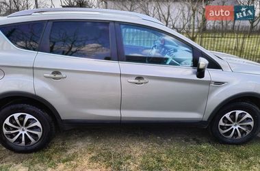 Позашляховик / Кросовер Ford Kuga 2009 в Луцьку