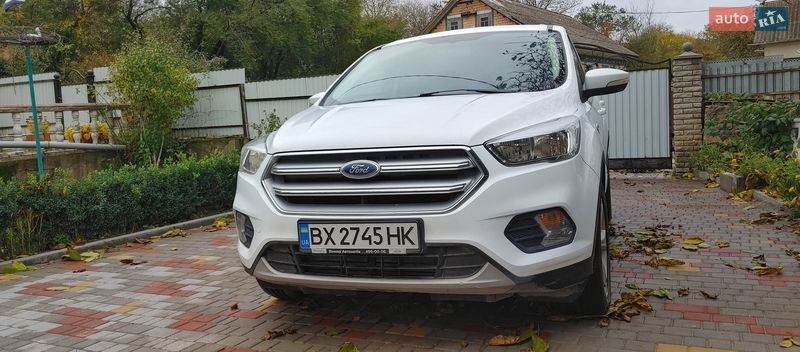 Внедорожник / Кроссовер Ford Kuga 2017 в Каменец-Подольском