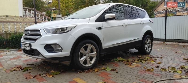 Внедорожник / Кроссовер Ford Kuga 2017 в Каменец-Подольском