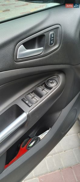 Внедорожник / Кроссовер Ford Kuga 2017 в Каменец-Подольском