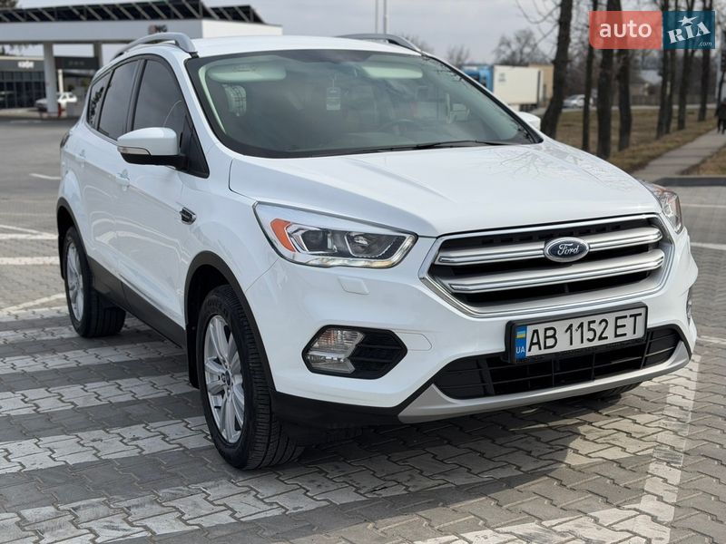 Внедорожник / Кроссовер Ford Kuga 2016 в Тульчине