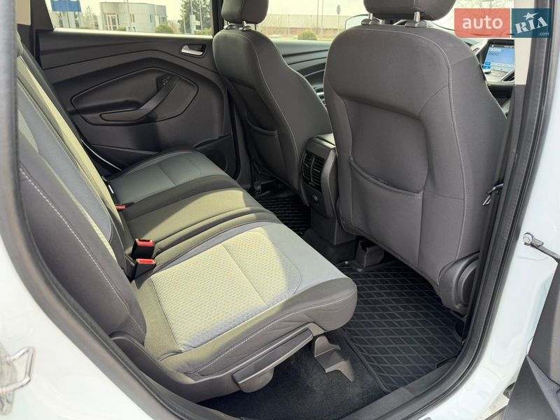 Внедорожник / Кроссовер Ford Kuga 2016 в Тульчине