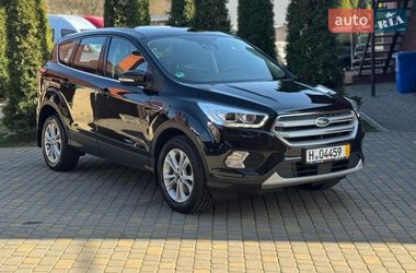 Внедорожник / Кроссовер Ford Kuga 2018 в Сваляве