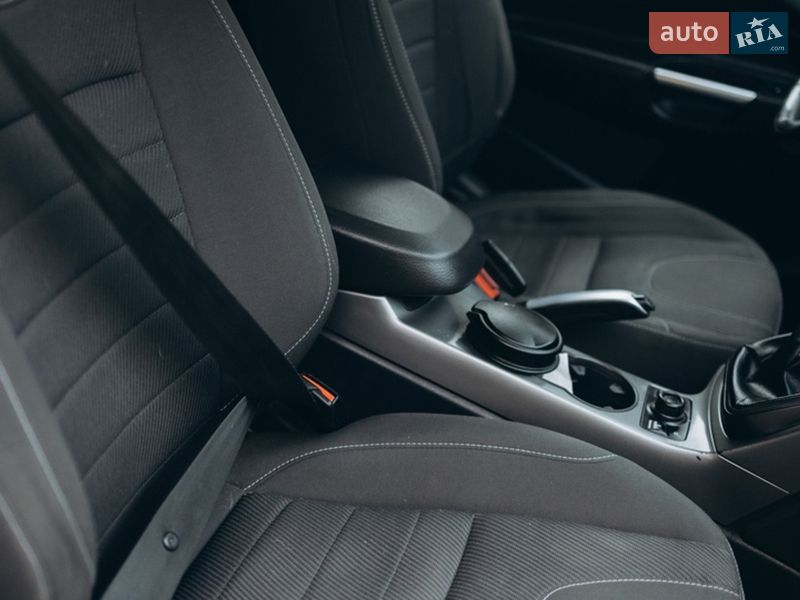 Позашляховик / Кросовер Ford Kuga 2013 в Оратові фото 10 Позашляховик / Кросовер Ford Kuga 2013 в Оратові