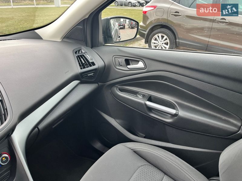 Внедорожник / Кроссовер Ford Kuga 2017 в Львове фото 28 Внедорожник / Кроссовер Ford Kuga 2017 в Львове