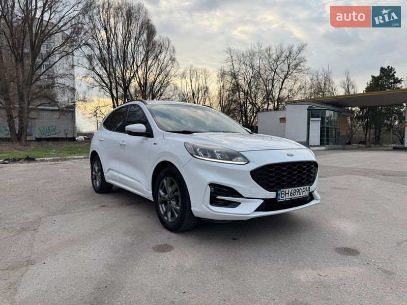 Внедорожник / Кроссовер Ford Kuga 2021 в Днепре