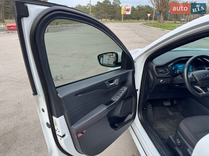 Внедорожник / Кроссовер Ford Kuga 2021 в Днепре