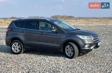 Внедорожник / Кроссовер Ford Kuga 2018 в Киеве