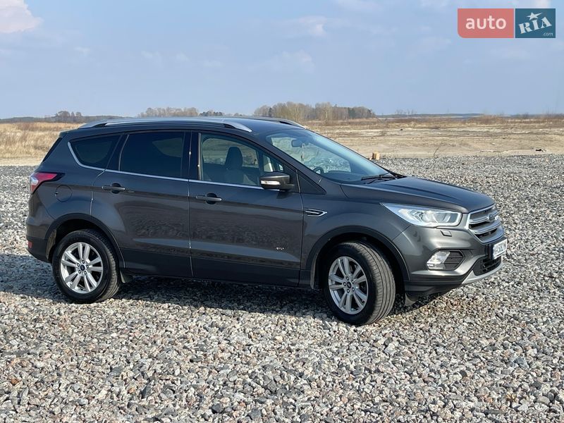 Внедорожник / Кроссовер Ford Kuga 2018 в Киеве