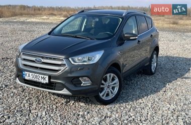Позашляховик / Кросовер Ford Kuga 2018 в Києві