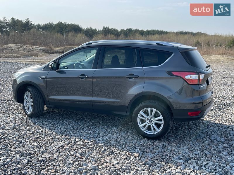 Внедорожник / Кроссовер Ford Kuga 2018 в Киеве