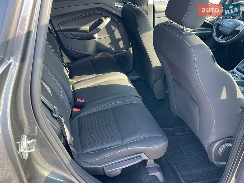Внедорожник / Кроссовер Ford Kuga 2018 в Киеве